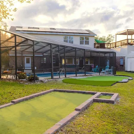 Lakefront 7 Bedroom Duplex, Pool, Boat, And Hottub